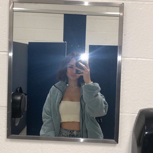 Meet your Posher, Elyce - Picture 5 of 8